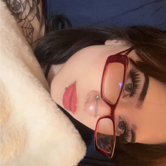 Meet your Posher, Kam - Picture 1 of 1